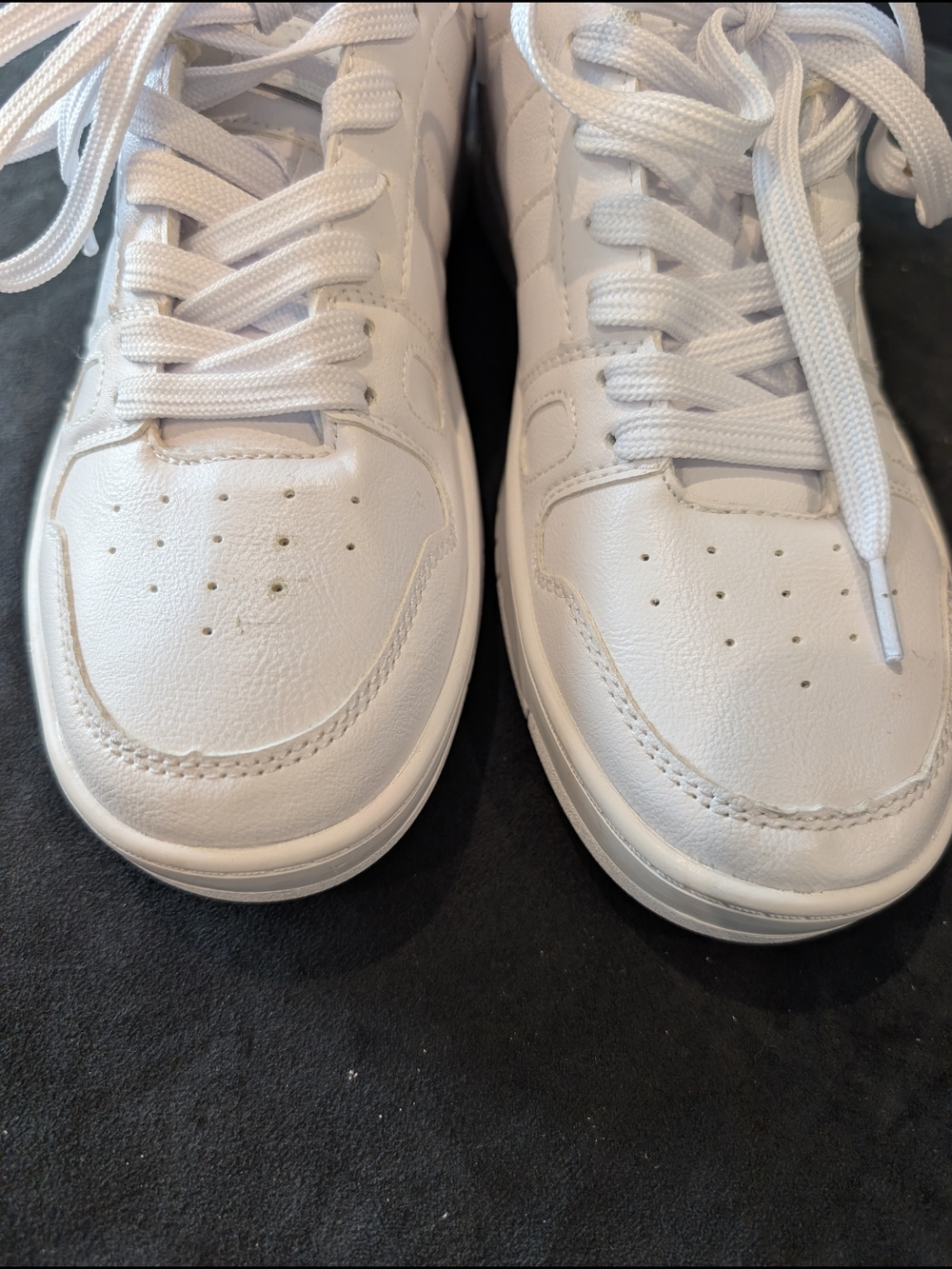 Levi's White Women's Athletic Sneakers - Picture 6 of 9